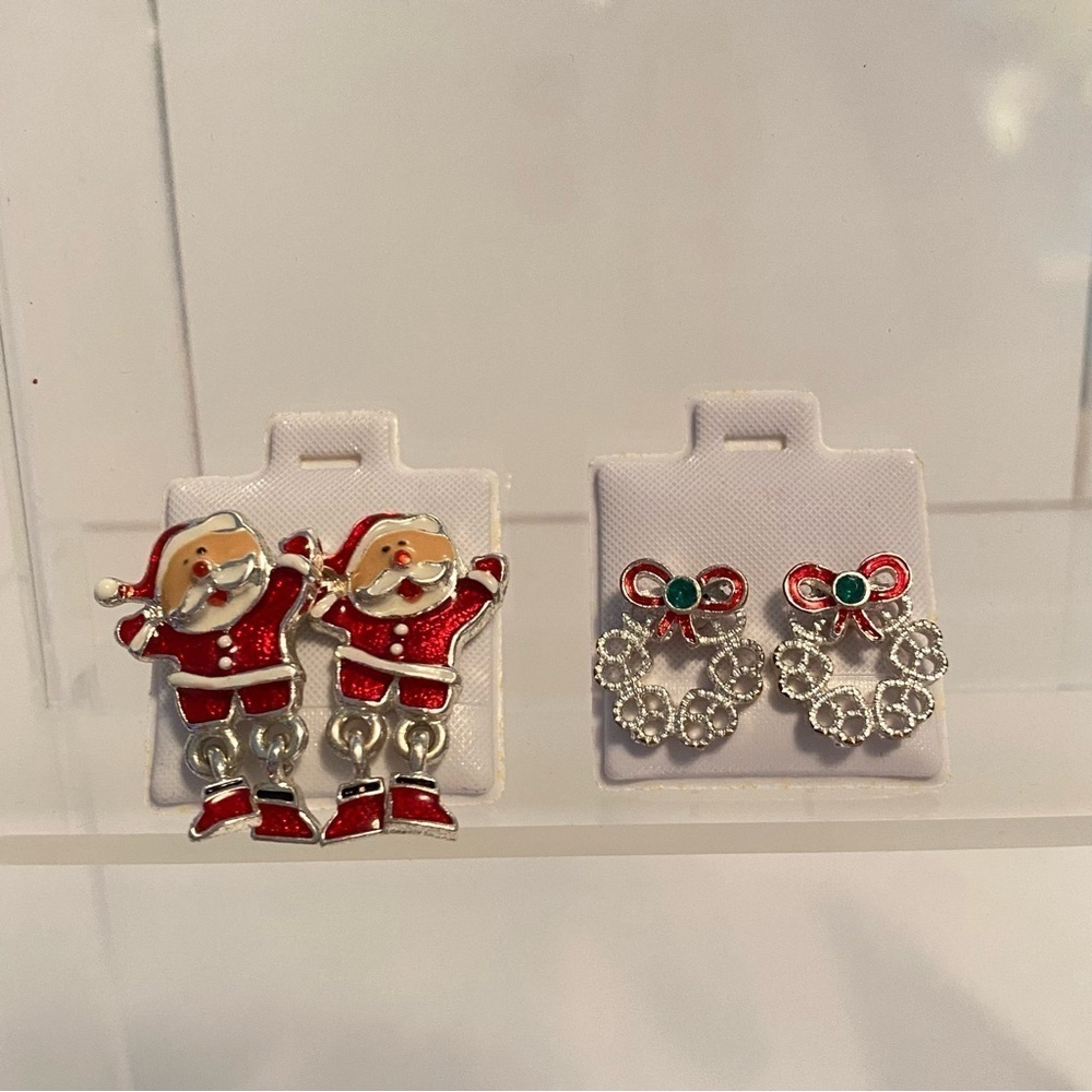 Santa Claus Enamel & Christmas Wreath With Green Rhinestone Pierced Earrings